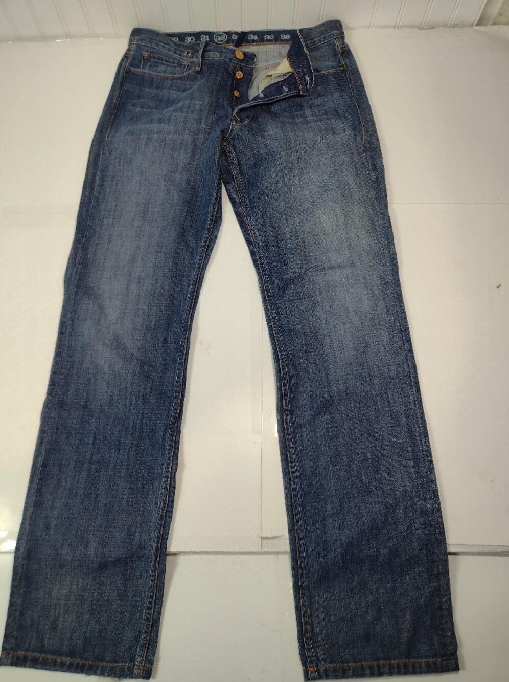 Earnest Sewn Men's Straight Leg Blue Jeans (33)